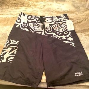 Island beach mens swim trunks size 30. NWT